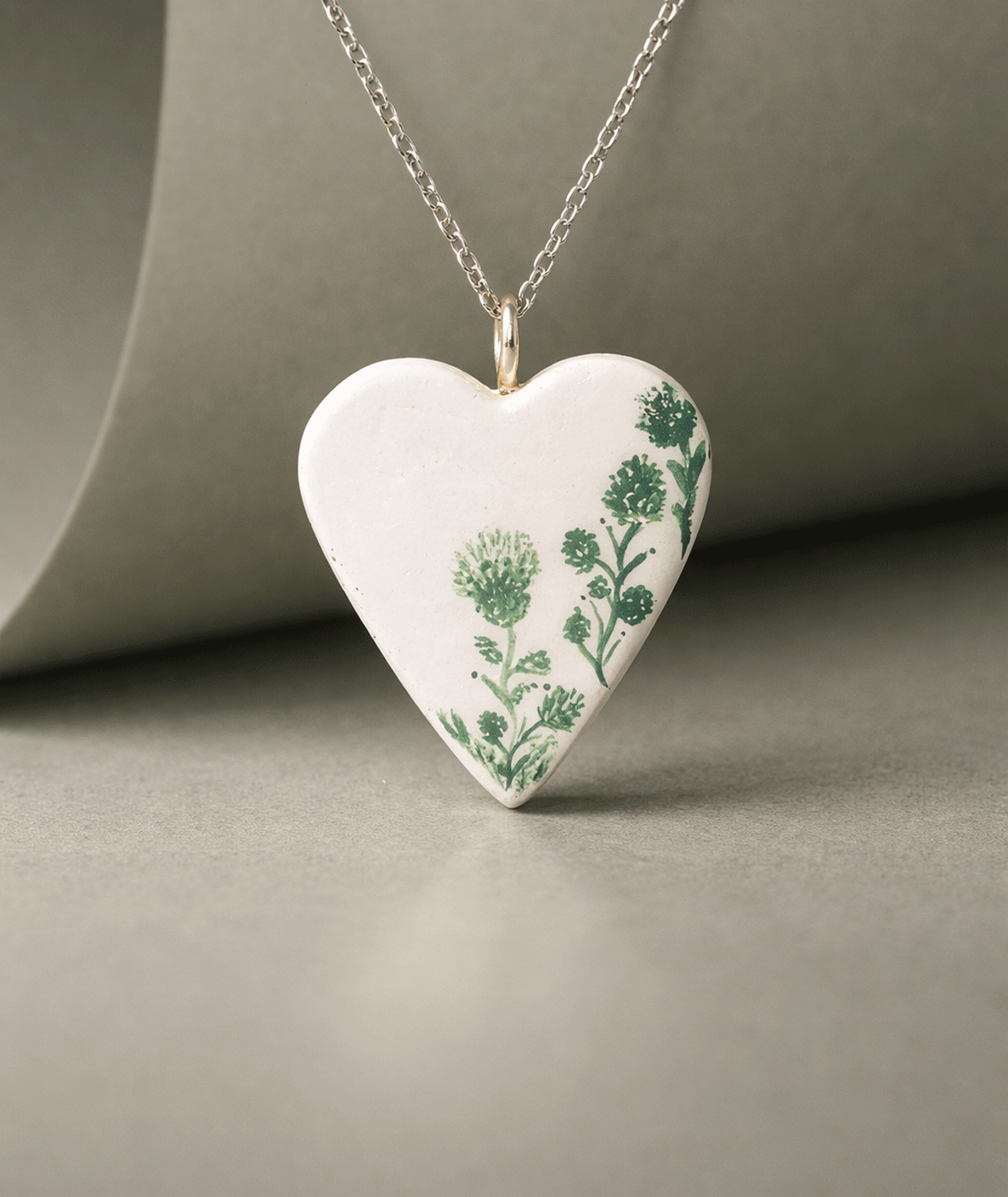 alveira-polymer-clay-necklace-pure-form-collection-suzy-decor-01 alveira_pure_form_green_floral_white_heart_clay_necklace