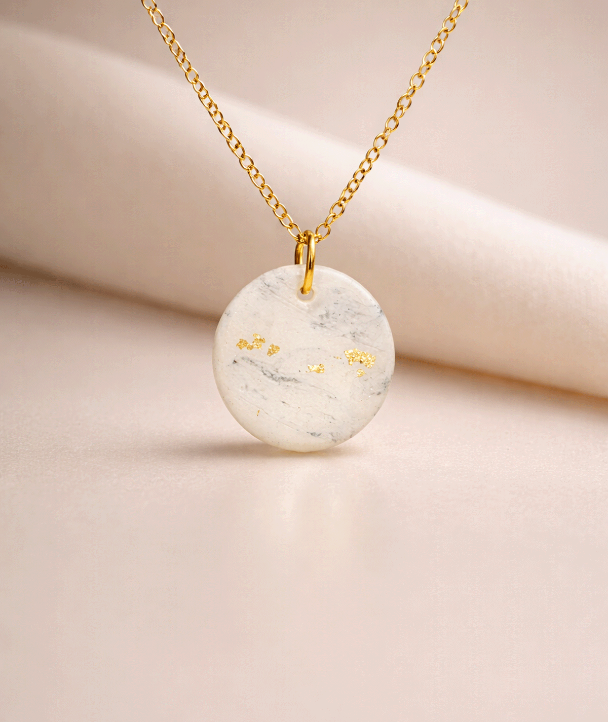 arvella-polymer-clay-set-pure-form-collection-suzy-decor-03 soft_marble_gold_accents_arvella_pure_form_polymer_clay_jewelry_set