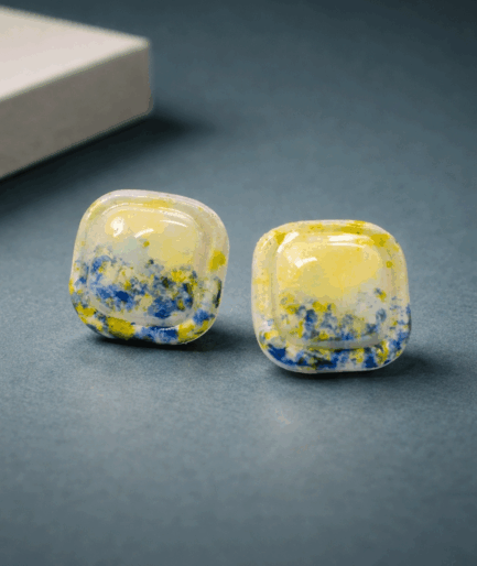calming_light_vibration_cavira_pure_form_clay_stud_earrings