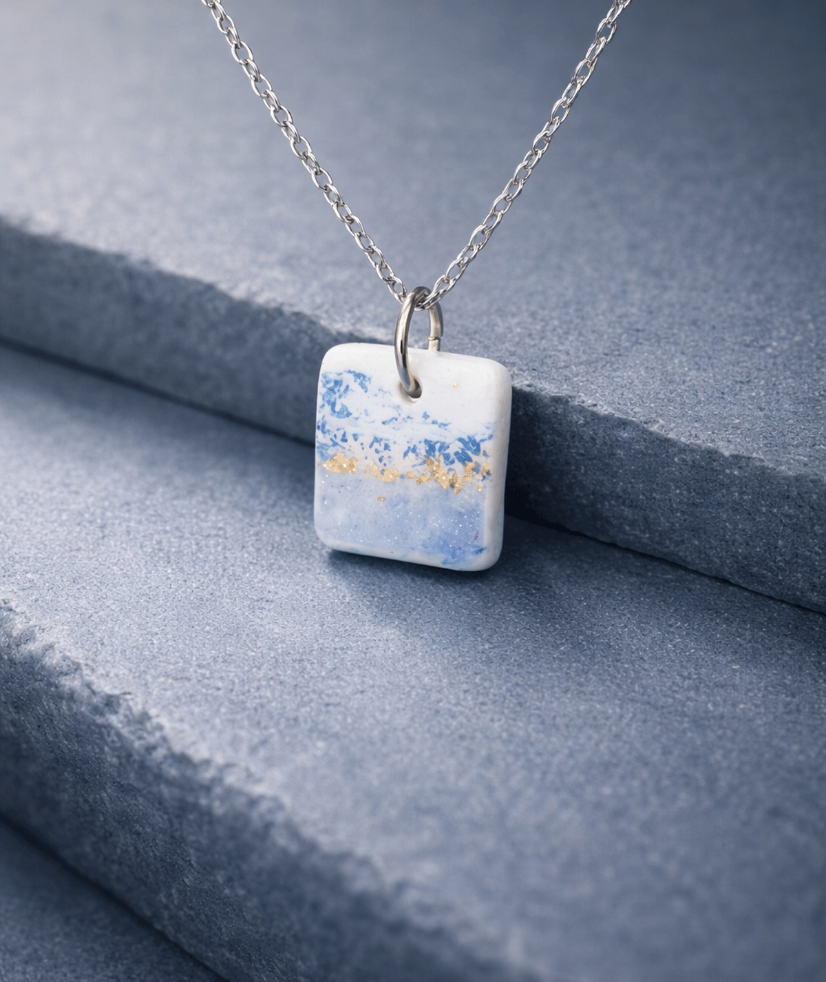 celmira-polymer-clay-necklace-pure-form-collection-suzy-decor-01 blue_white_airy_necklace_celmira_pure_form_necklace