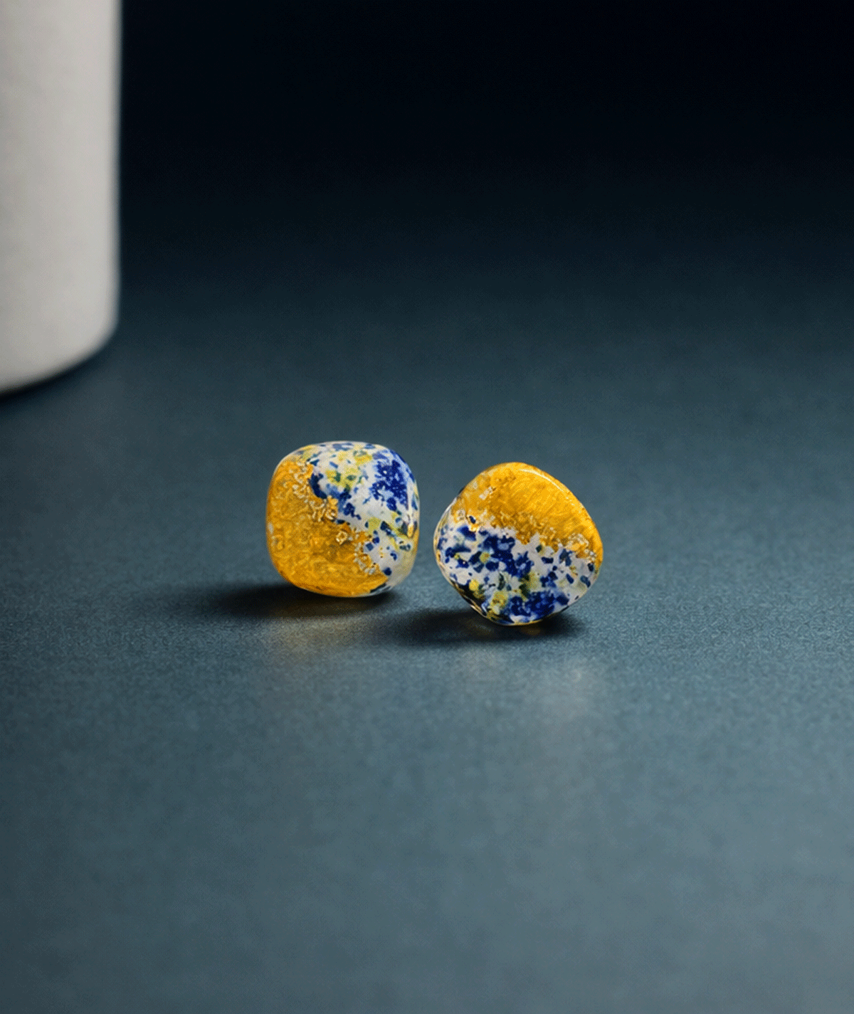 elvira-polymer-clay-earrings-pure-form-collection-suzy-decor-01 blue_gold_silent_light_elvira_pure_form_blue_gold_stud_earrings