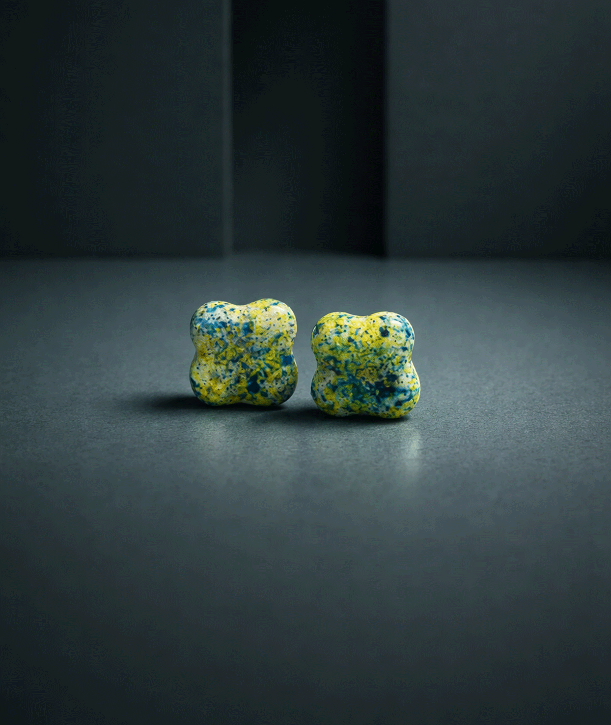 lurisa-polymer-clay-earrings-urban-aura-collection-suzy-decor-01 fresh_urban_green_earrings_lurisa_urban_aura_stud_earrings
