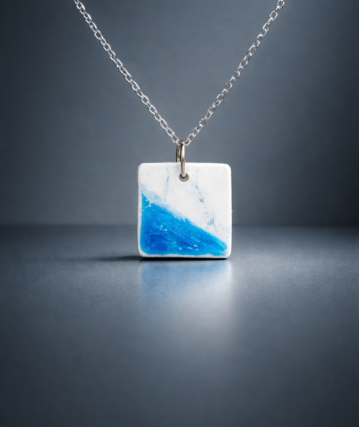 marelo-polymer-clay-necklace-urban-aura-collection-suzy-decor-01 blue_white_minimalist_pendant_marelo_urban_aura_necklace