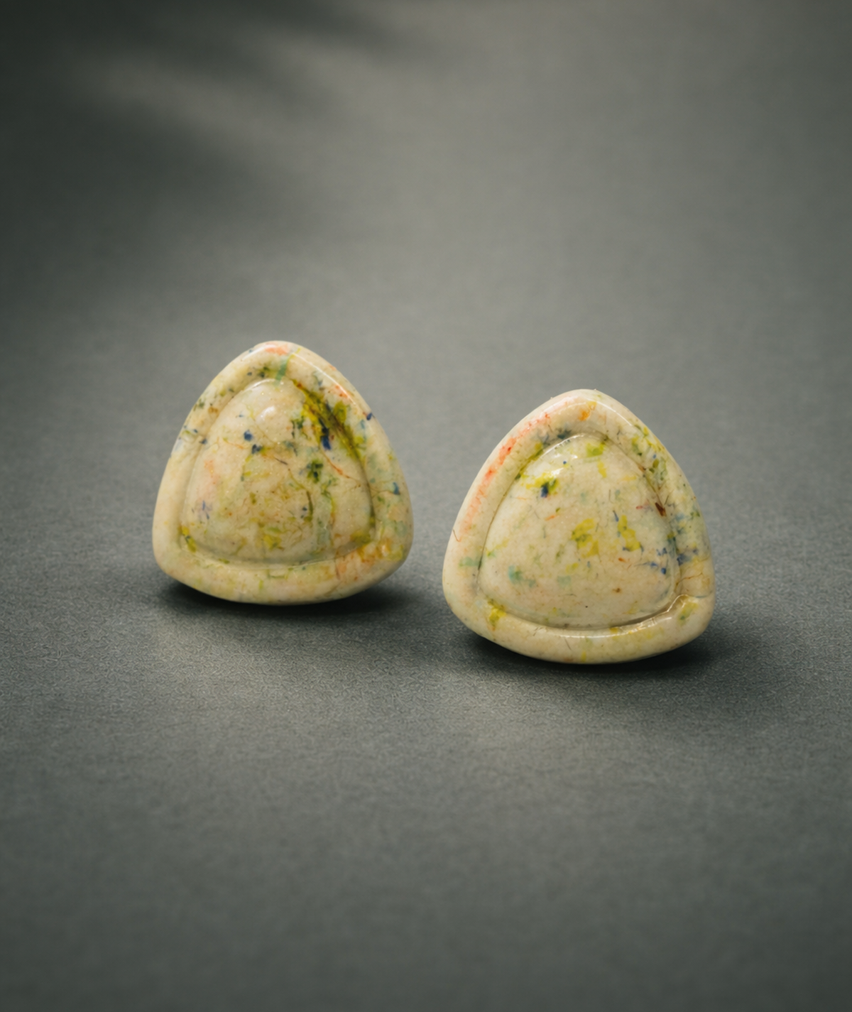musgo-polymer-clay-earrings-pure-form-collection-suzy-decor-02 soft_moss_green_studs_musgo_pure_form_green_triangle_stud_earrings
