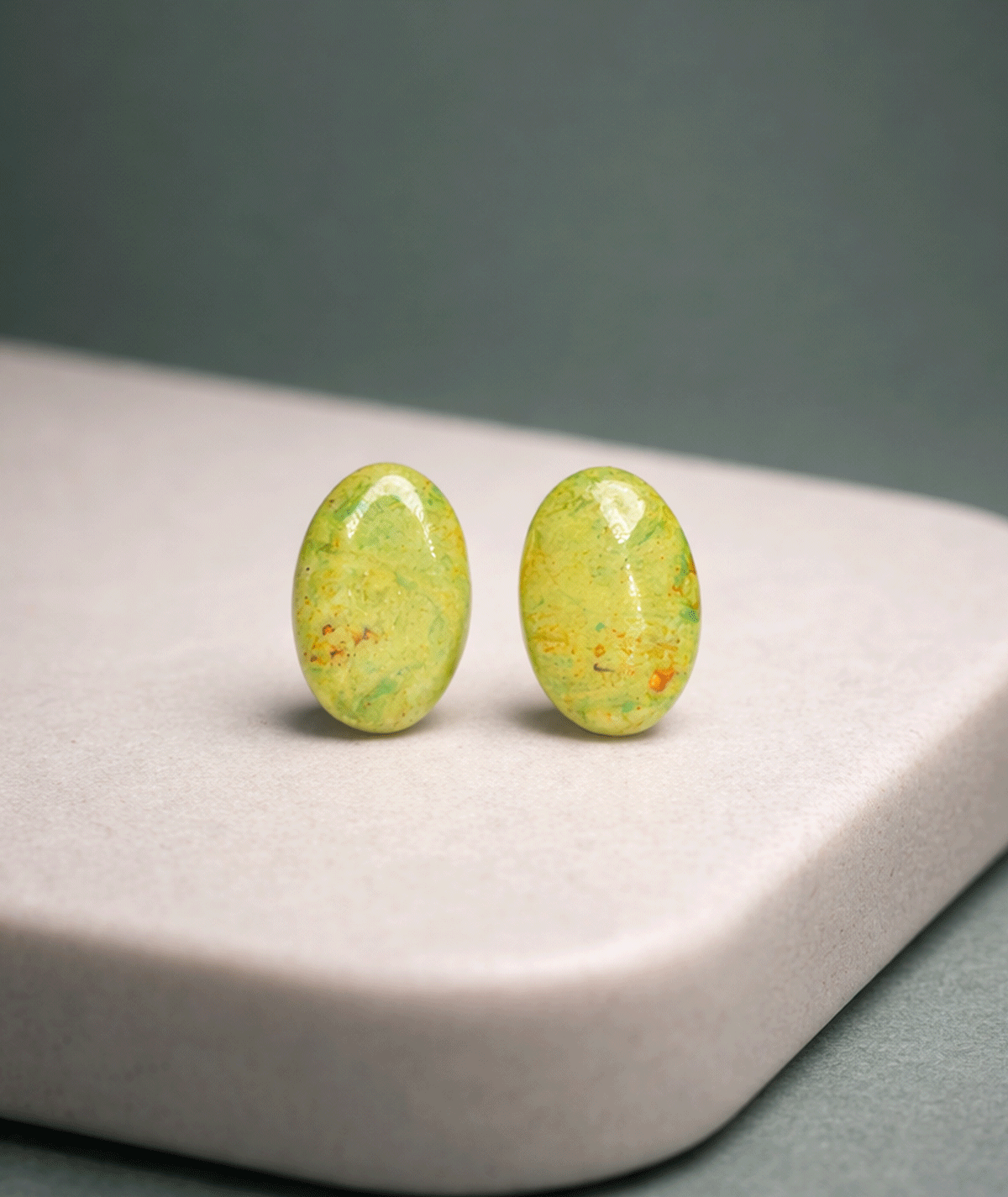 solveta-polymer-clay-earrings-pure-form-collection-suzy-decor-01 soft_spring_green_clay_earrings_solveta_pure_form_handmade_earrings
