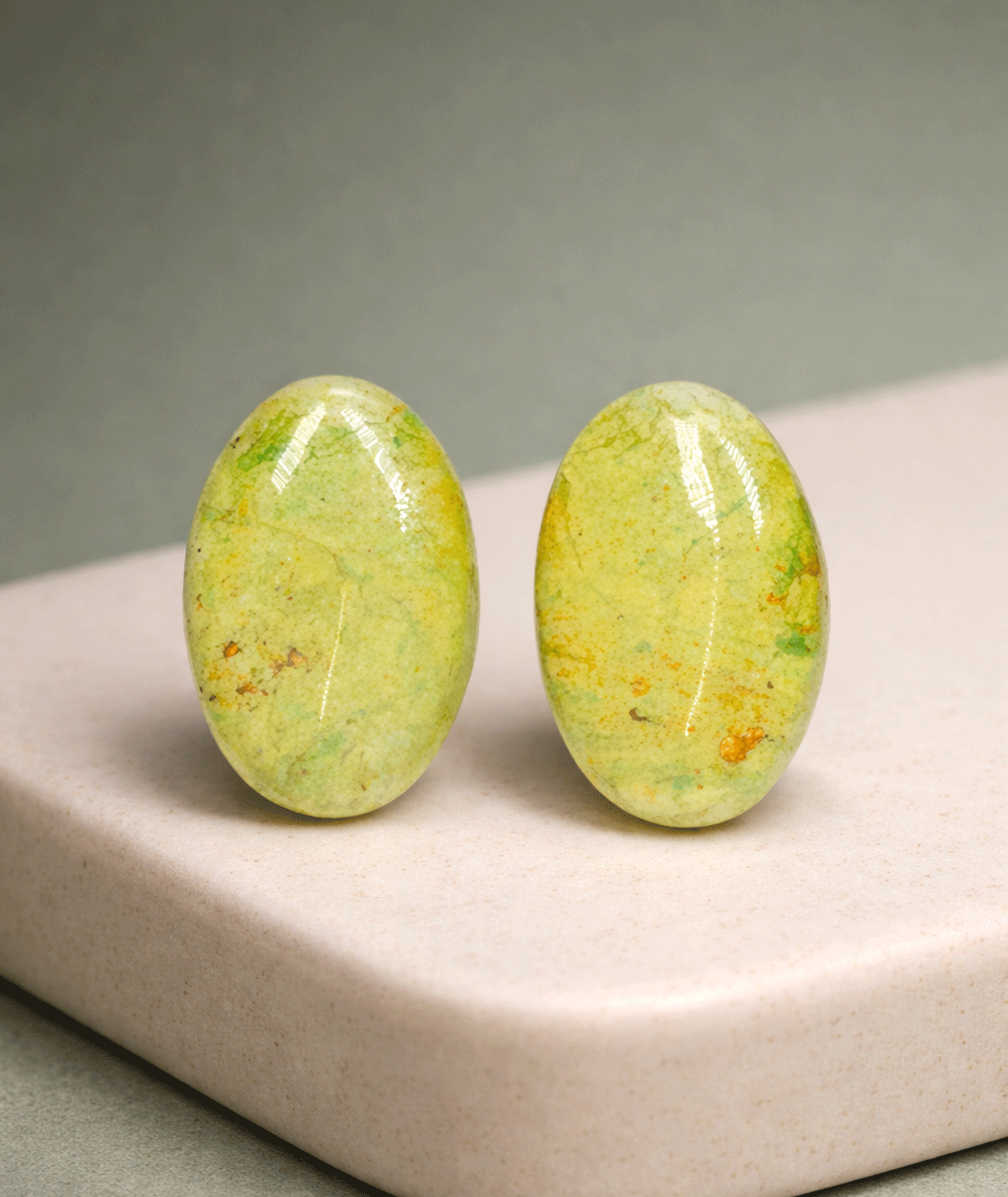 solveta-polymer-clay-earrings-pure-form-collection-suzy-decor-02 soft_spring_green_clay_earrings_solveta_pure_form_handmade_earrings