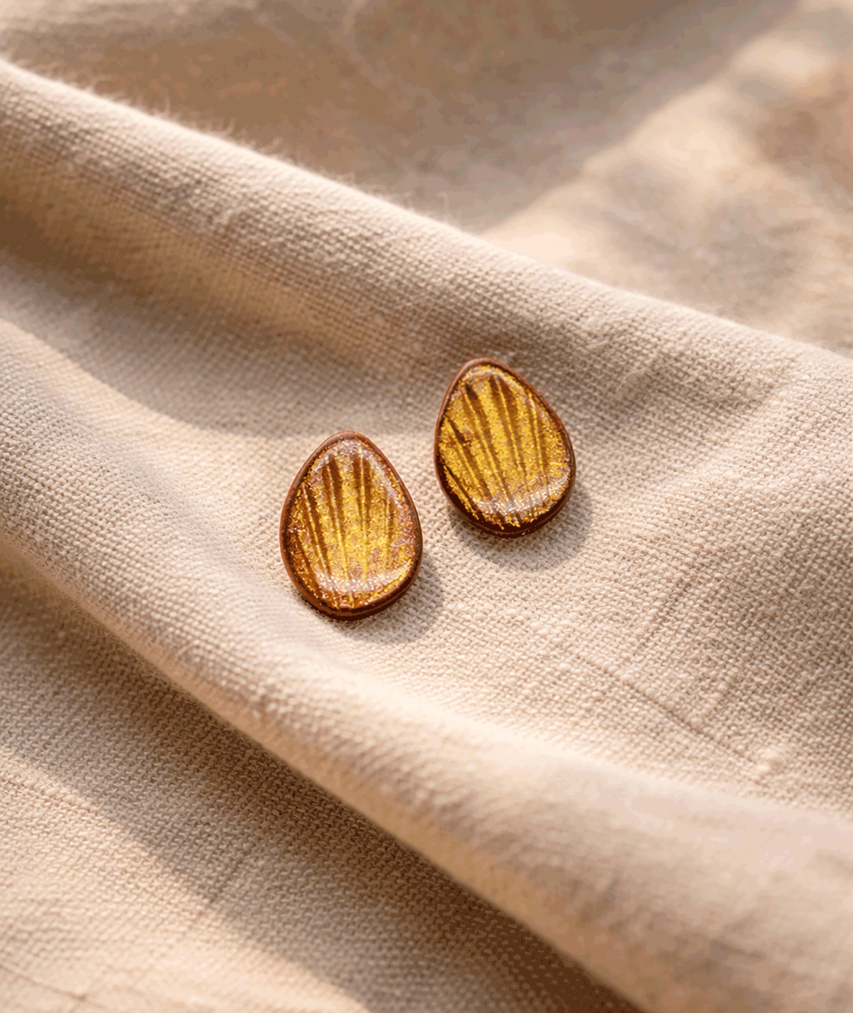 handmade_ceramic_earrings_gold_orange_glossy_texture_03 handmade_ceramic_earrings_gold_orange_glossy_texture