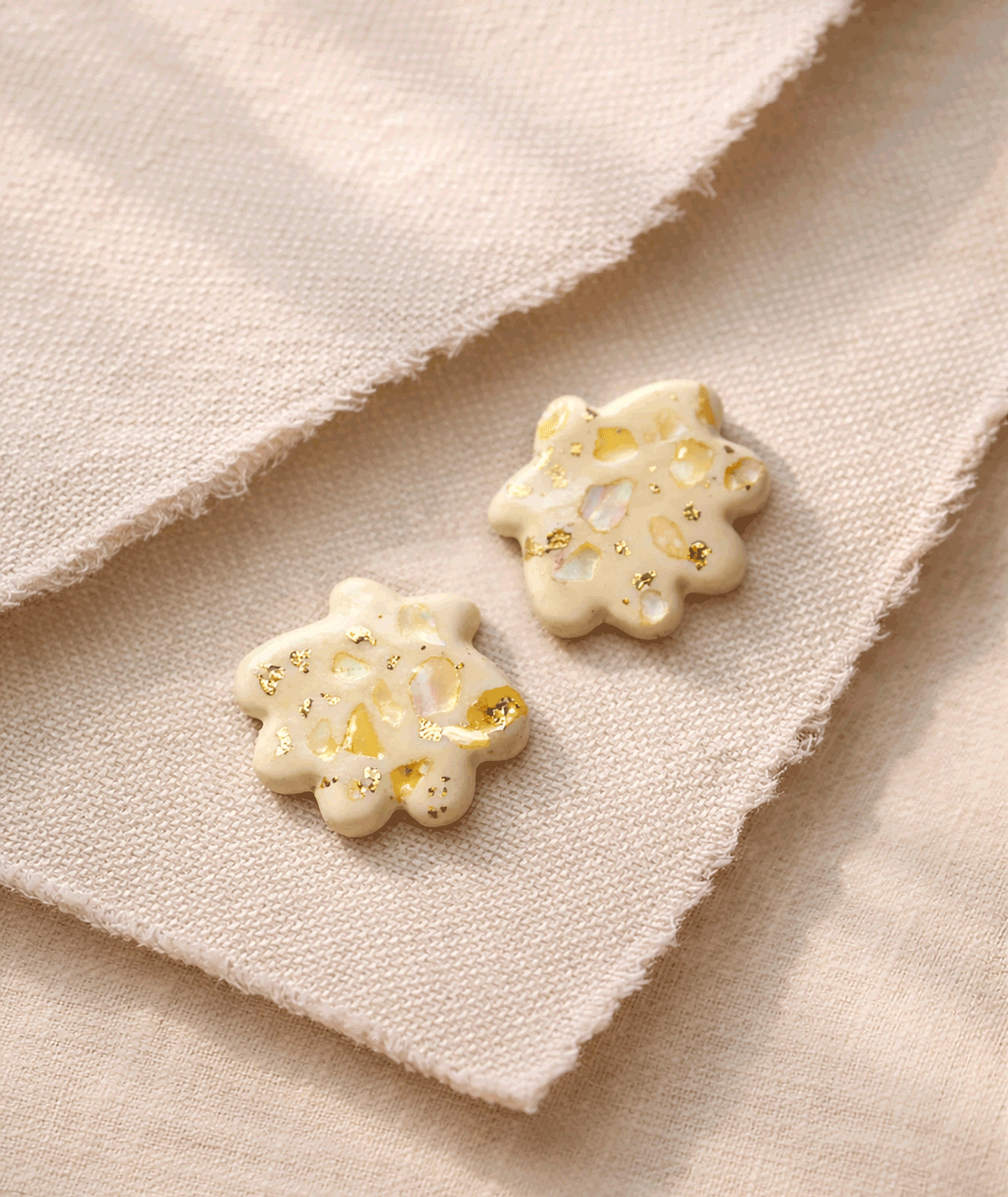 handmade_ceramic_earrings_soft_gold_beige_light_texture_03 handmade_ceramic_earrings_soft_gold_beige_light_texture