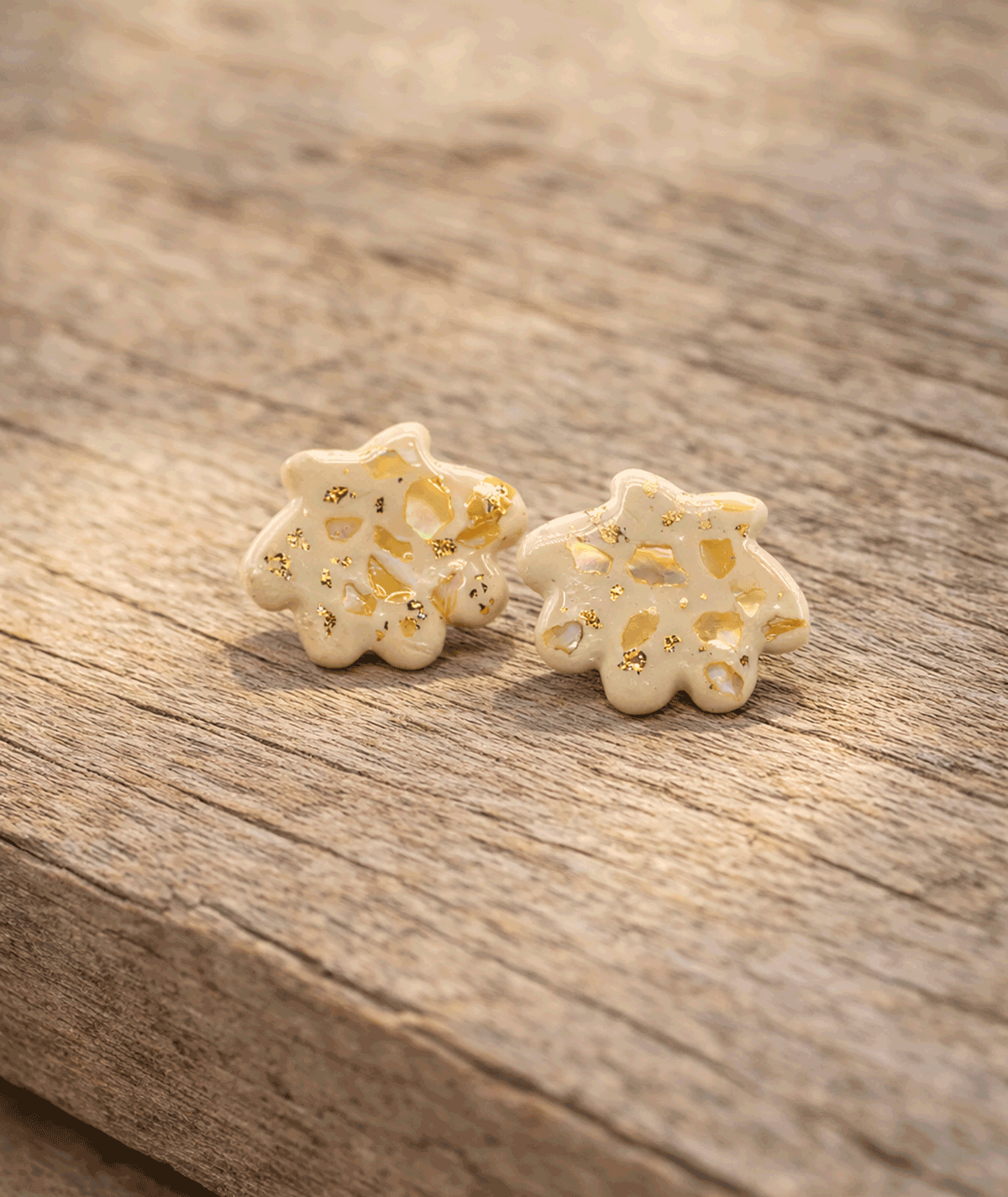 handmade_ceramic_earrings_soft_gold_beige_light_texture_04 handmade_ceramic_earrings_soft_gold_beige_light_texture