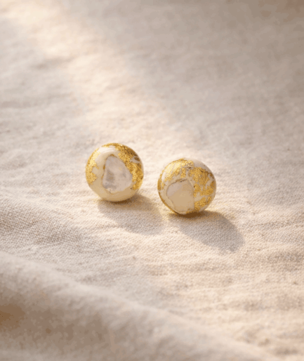 handmade_ceramic_round_earrings_beige_gold_minimal_texture
