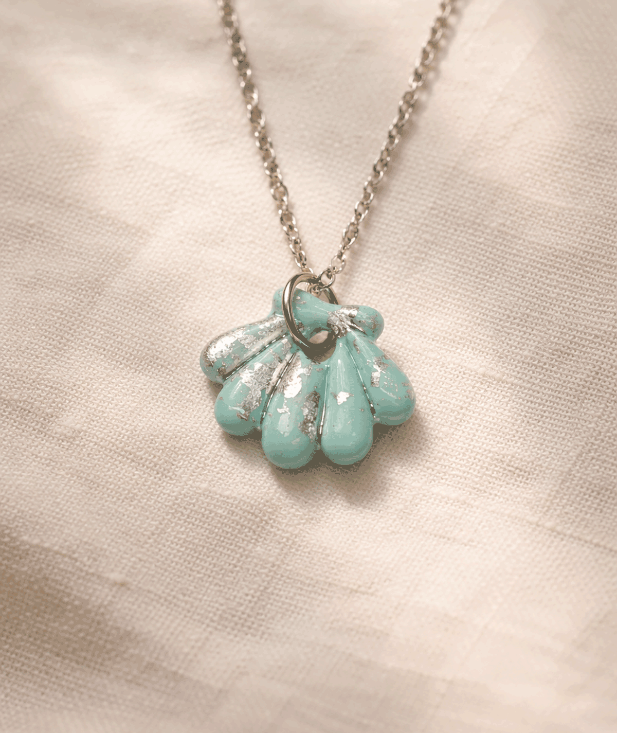 handmade_ceramic_shell_pendant_mint_green_silver_texture_camino_inspired_necklace_03 handmade_ceramic_shell_pendant_mint_green_silver_texture_camino_inspired_necklace