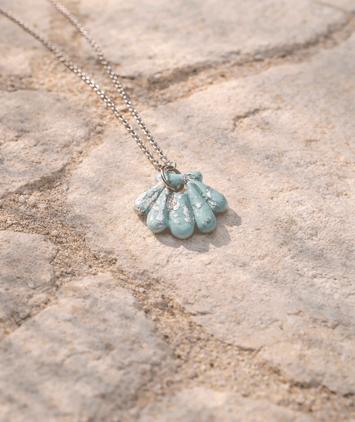 handmade_ceramic_shell_pendant_mint_green_silver_texture_camino_inspired_necklace_04 handmade_ceramic_shell_pendant_mint_green_silver_texture_camino_inspired_necklace
