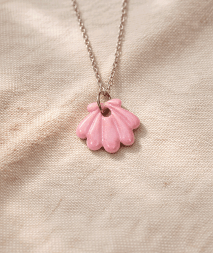 handmade_ceramic_shell_pendant_pink_soft_glossy_camino_inspired_necklace