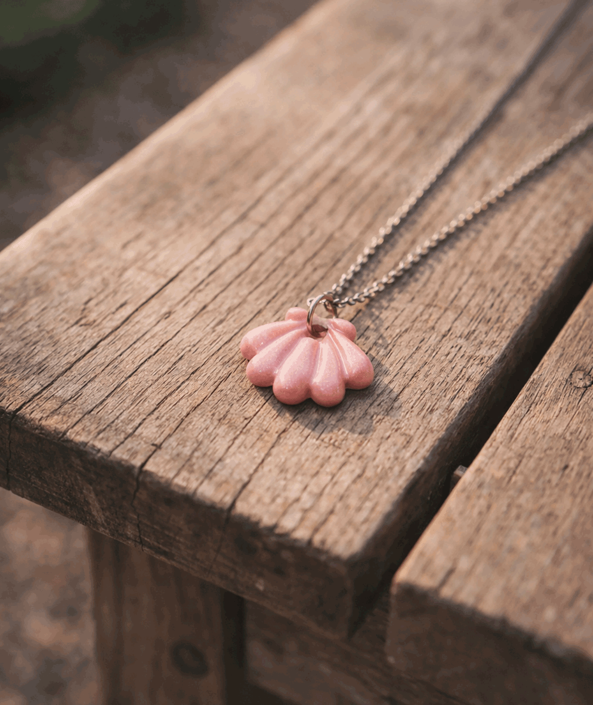 handmade_ceramic_shell_pendant_pink_soft_glossy_camino_inspired_necklace