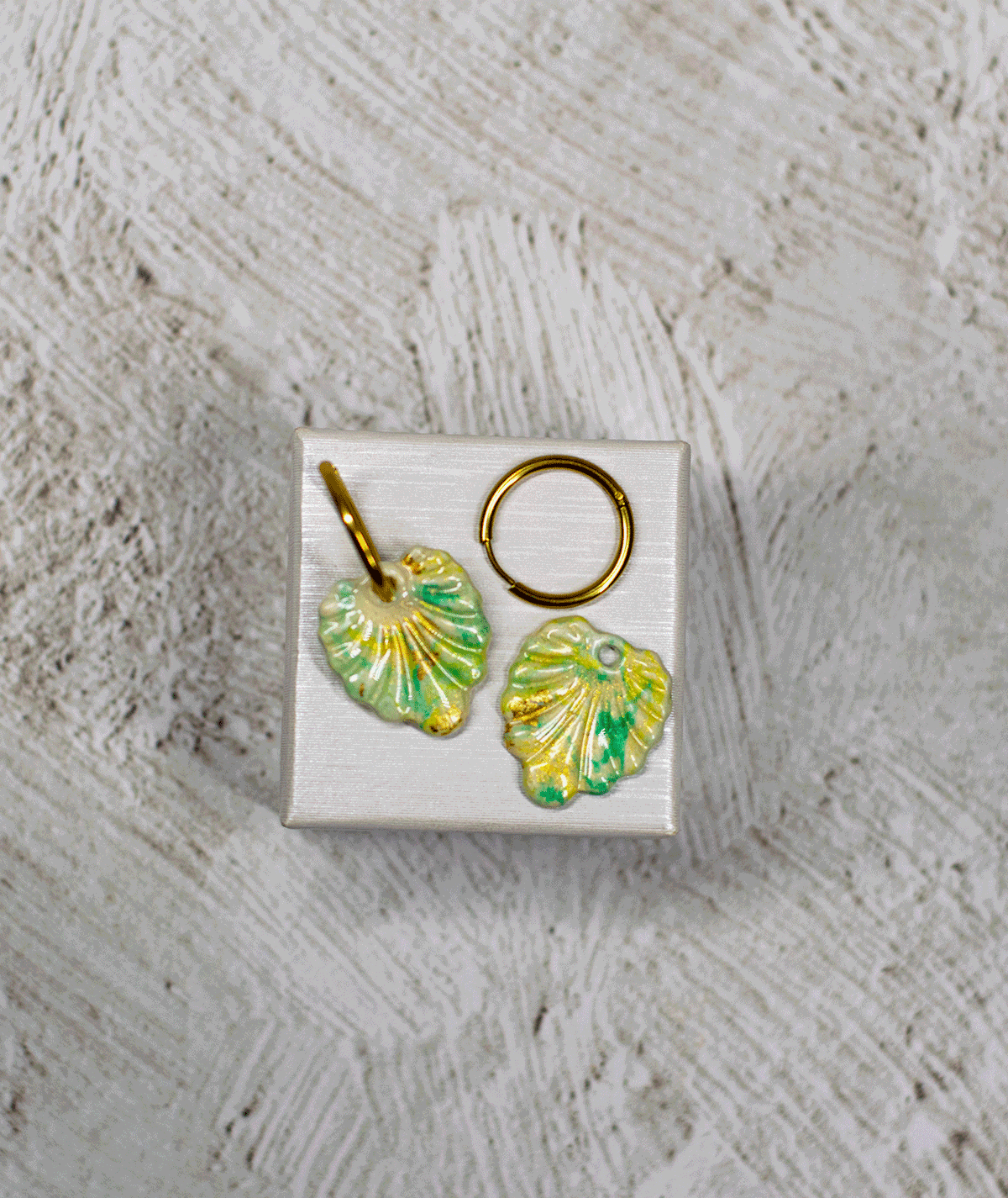 charm_08_c Mint Green Shell Earrings by Suzy Decor featuring sculpted shell charms with turquoise and gold details